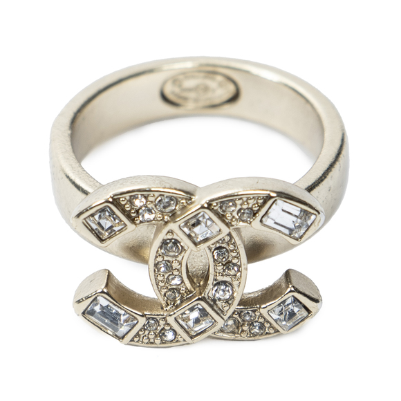 Chanel Crystal CC Logo Ring   in Gold Golden Brass - Picture 1 of 3